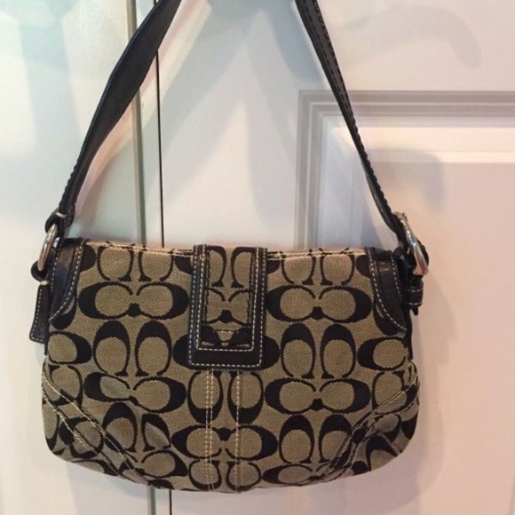 Classic Coach Purse - Picture 2 of 6